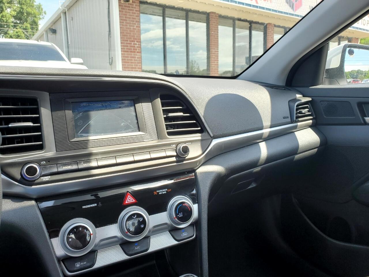 Hyundai Elantra SE 6M 2019