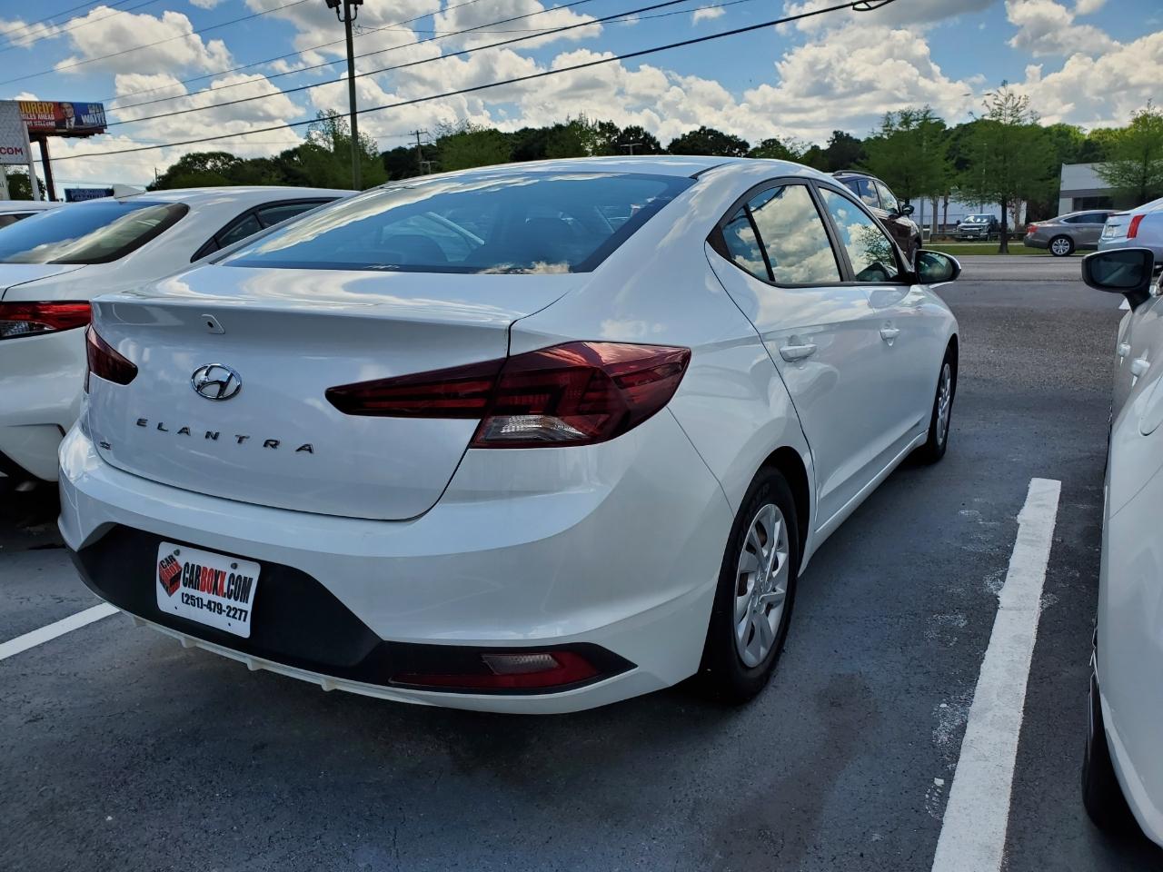 Hyundai Elantra SE 6M 2020