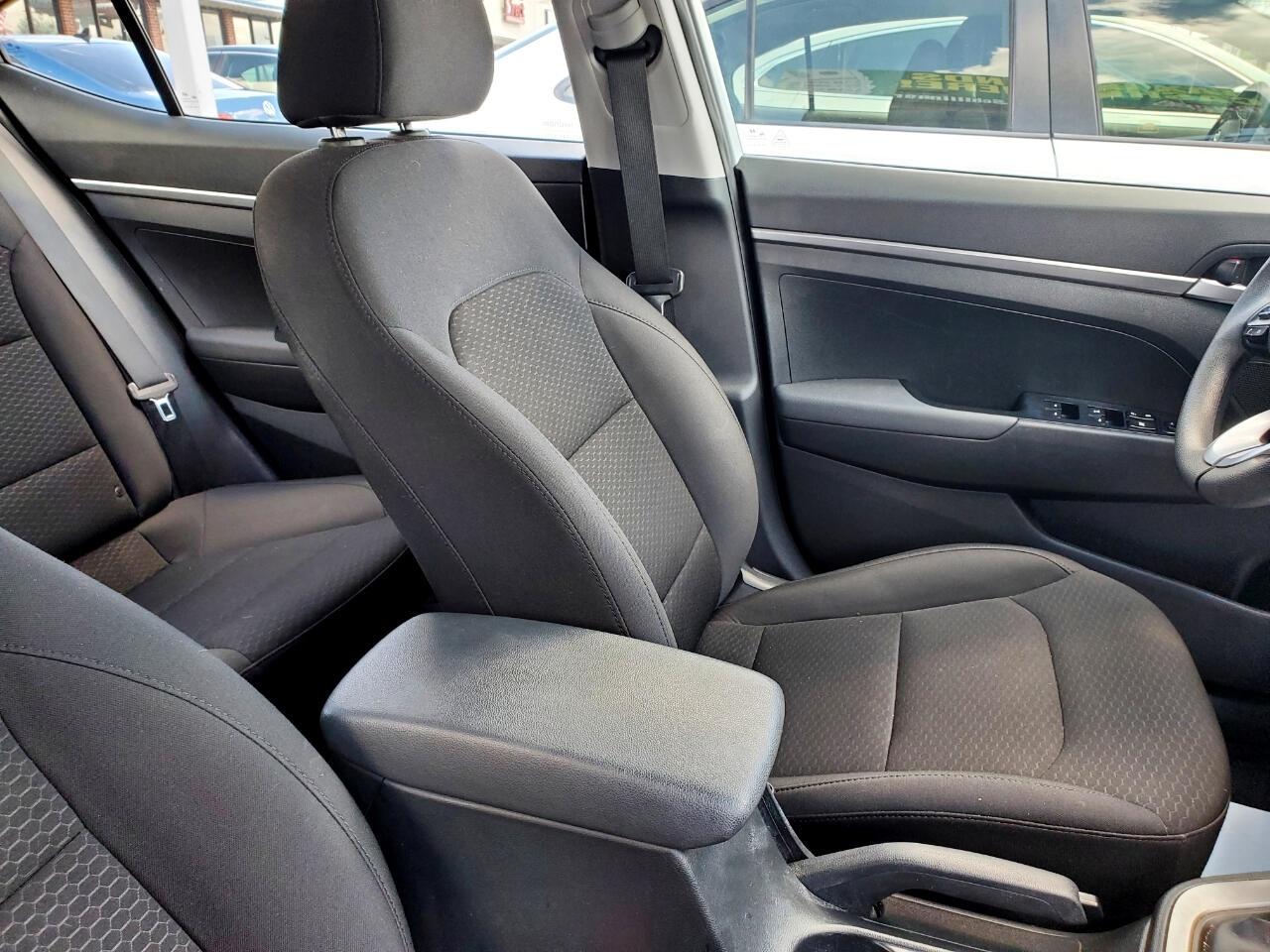 Hyundai Elantra SE 6M 2020