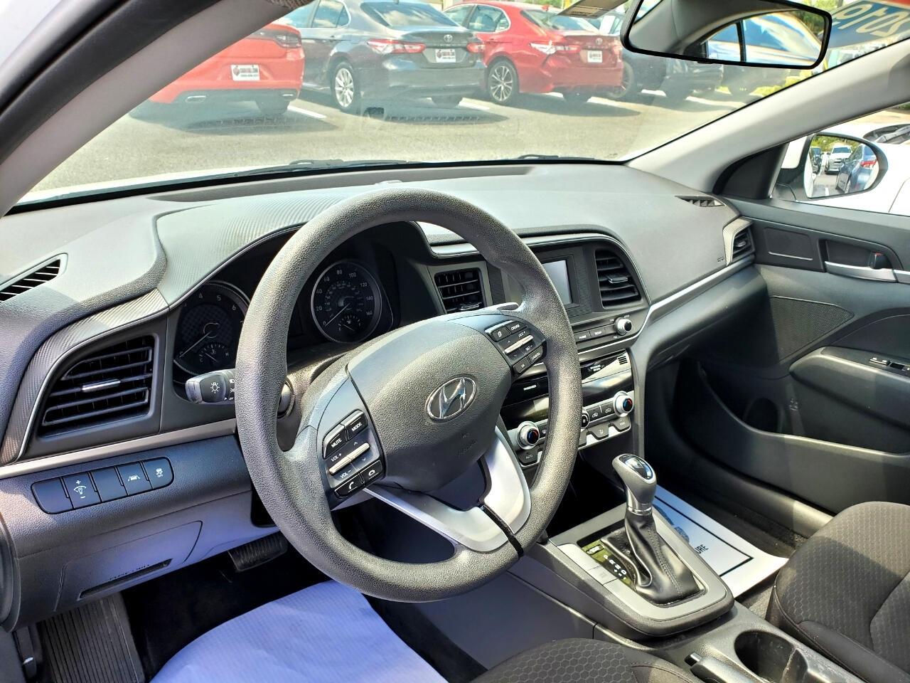 Hyundai Elantra SE 6M 2020