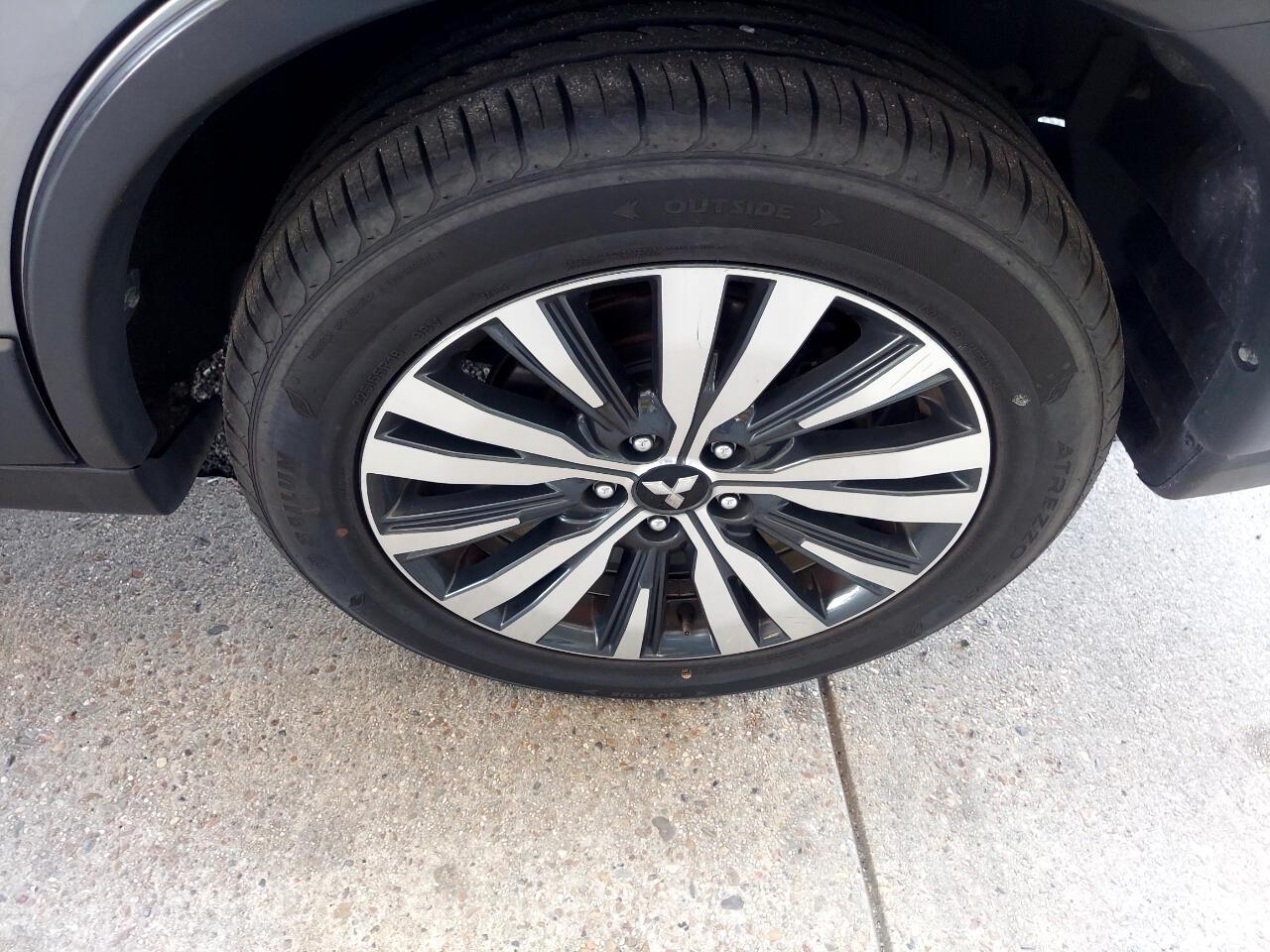 Mitsubishi Outlander SEL 2WD 2019