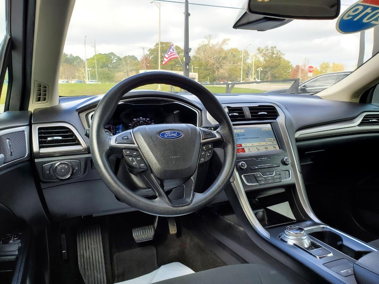 Ford Fusion SE 2019