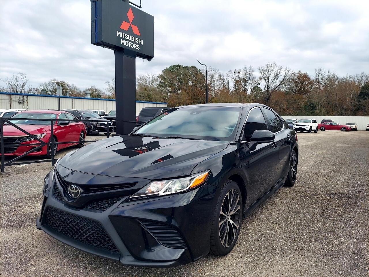 Toyota Camry SE 2020