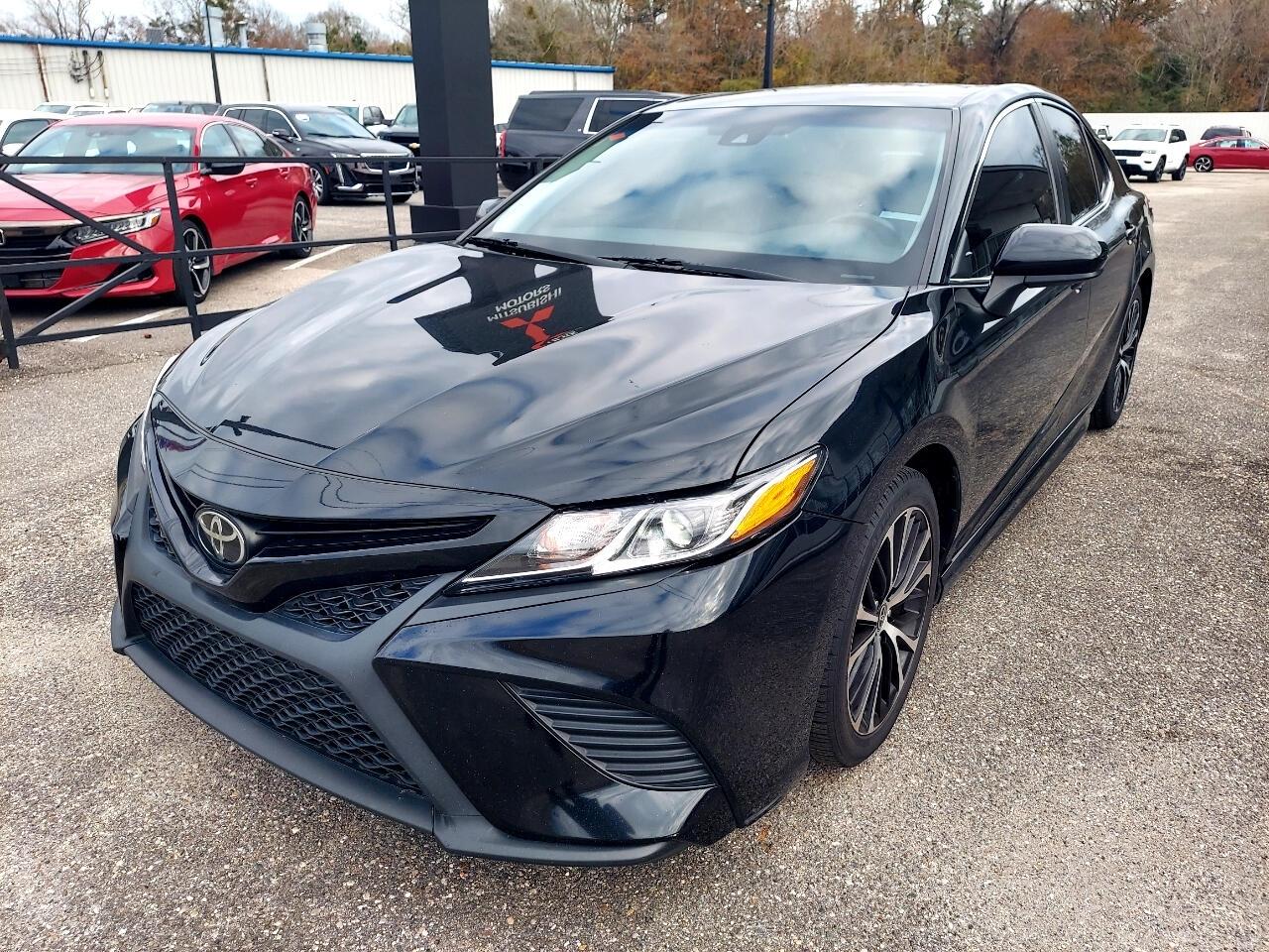 Toyota Camry SE 2020