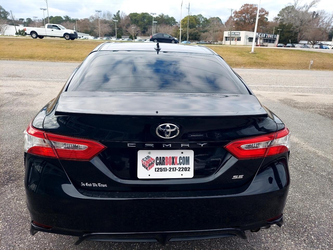Toyota Camry SE 2020