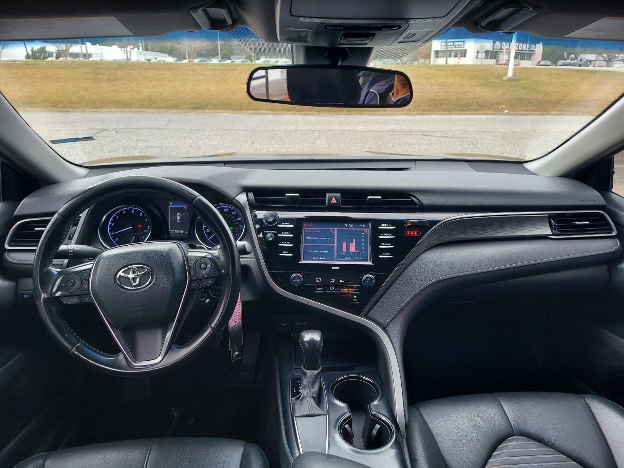 Toyota Camry SE 2020