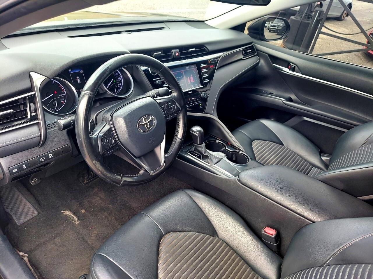 Toyota Camry SE 2020