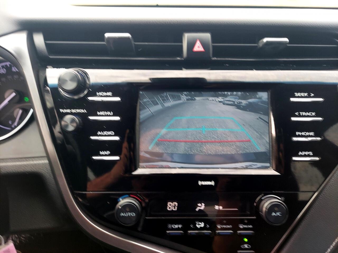 Toyota Camry SE 2020