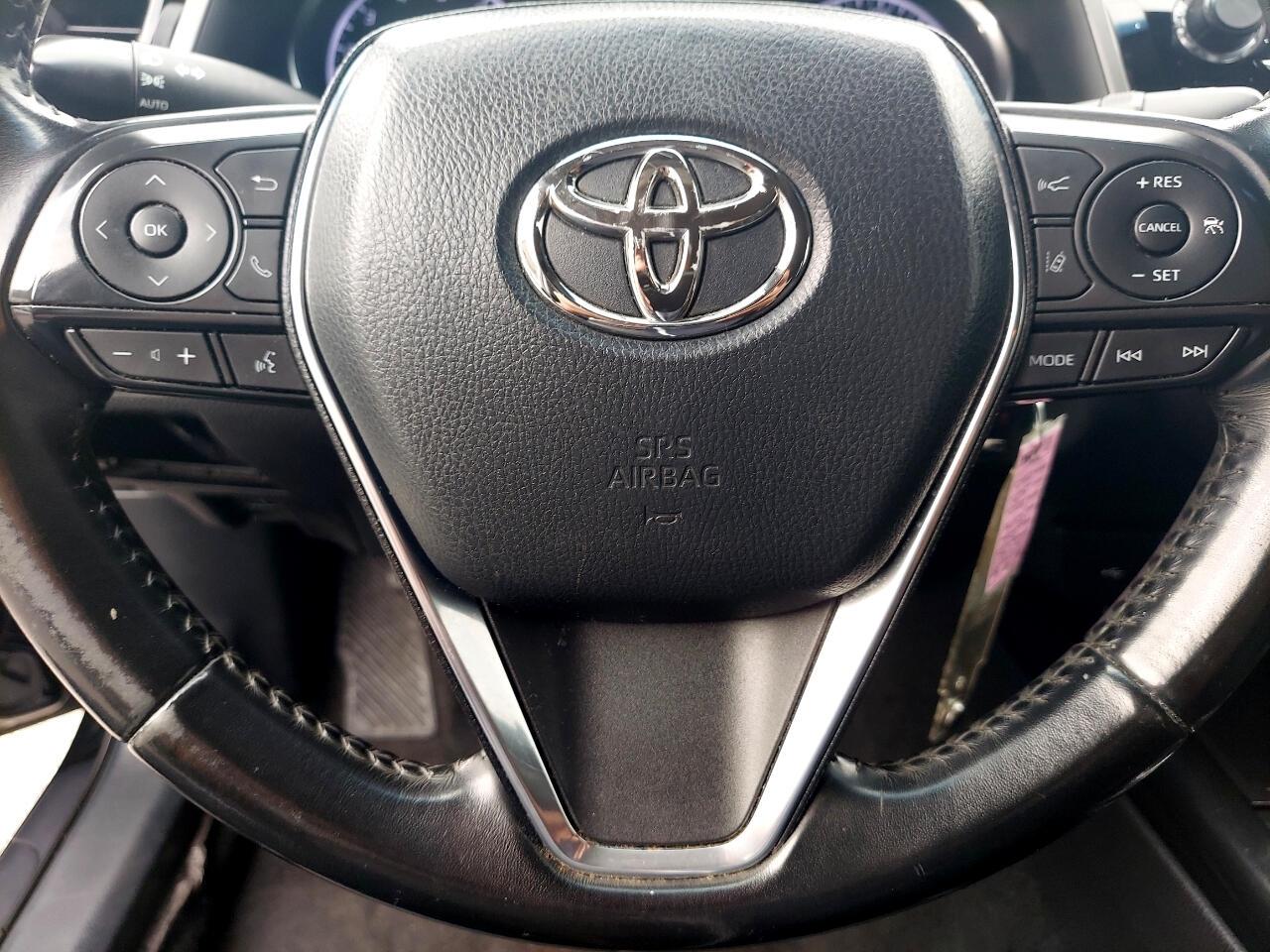 Toyota Camry SE 2020