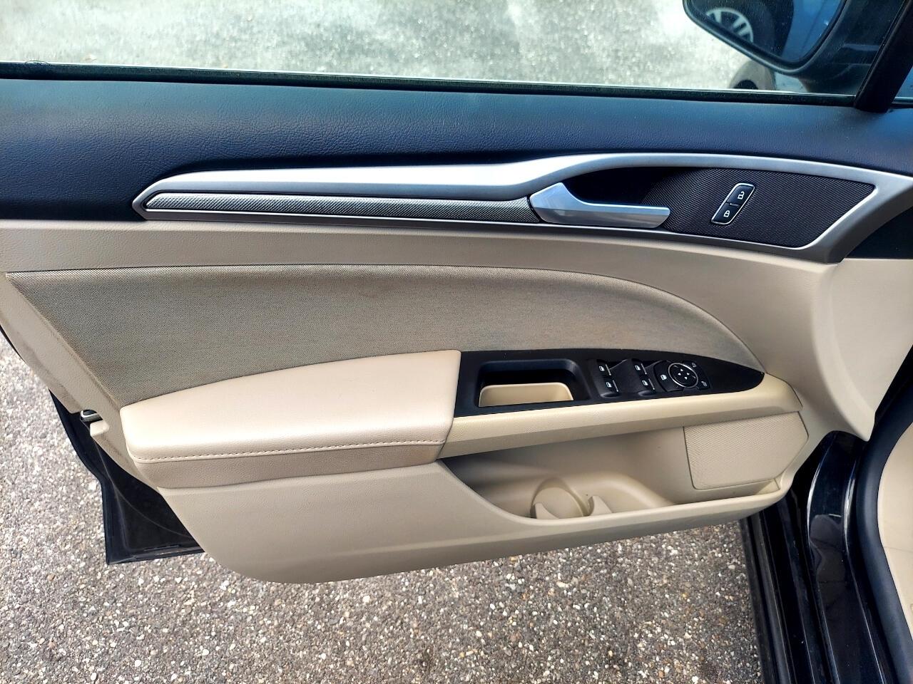 Ford Fusion SE 2020