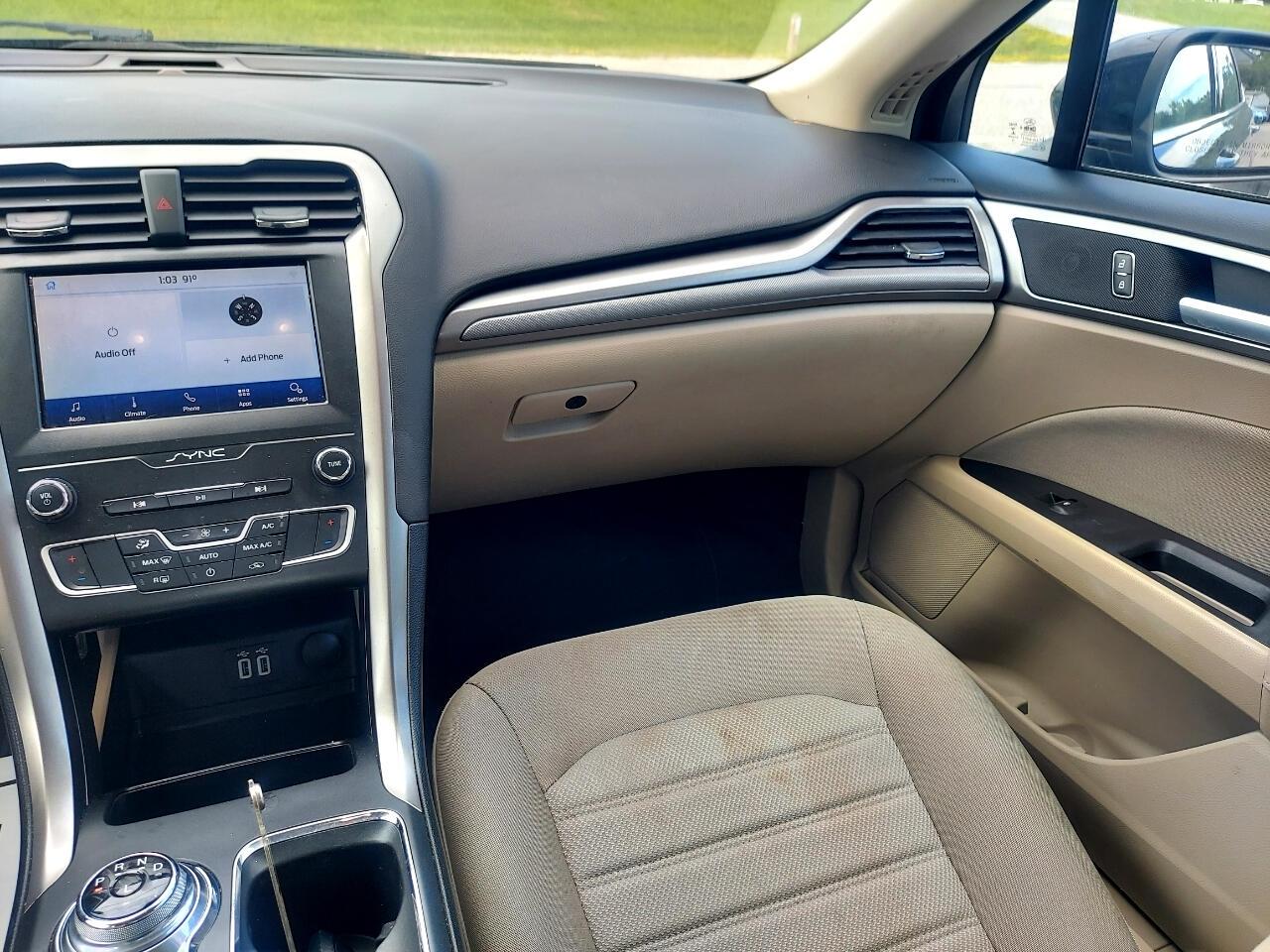 Ford Fusion SE 2020