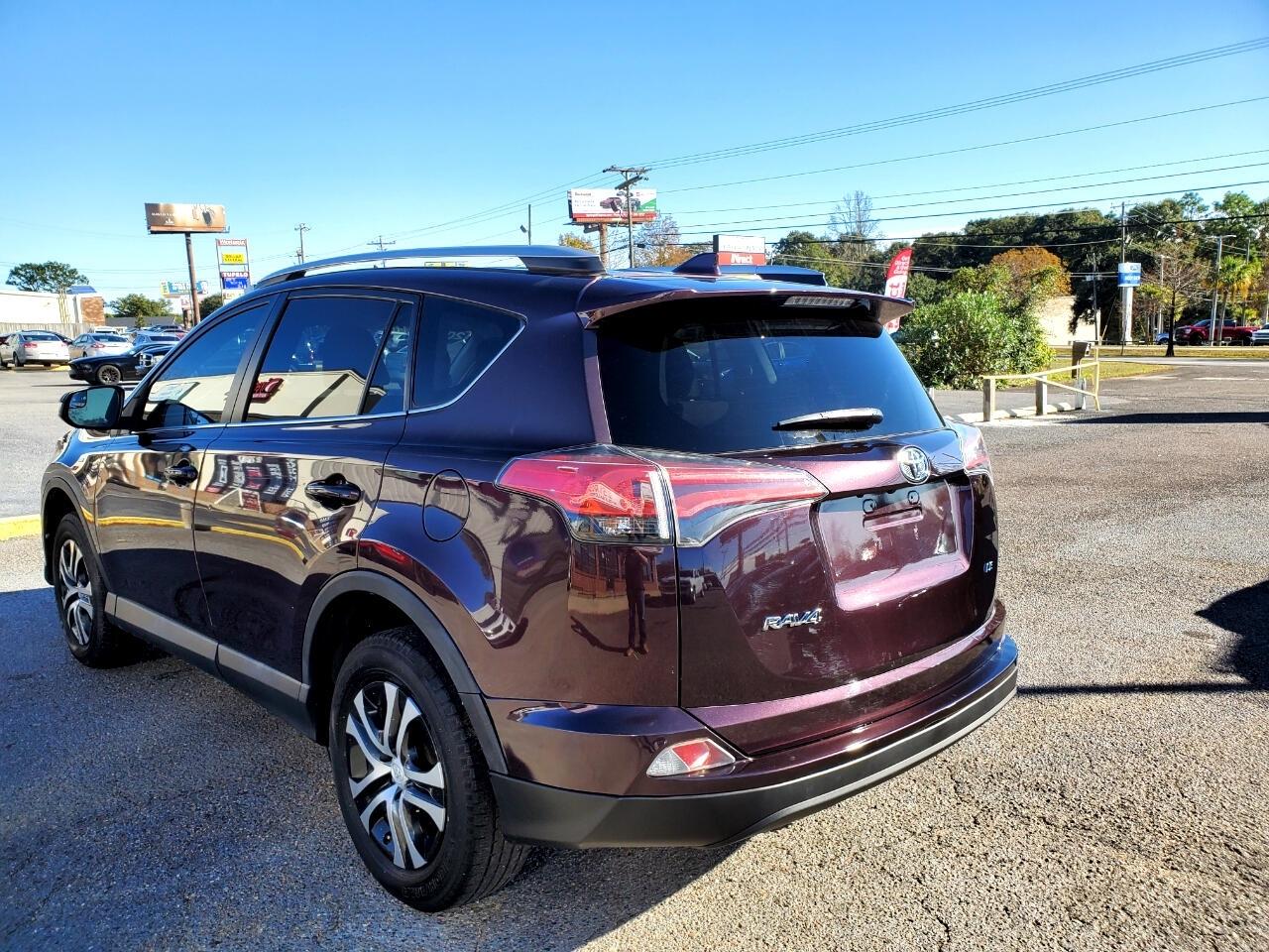 Toyota RAV4 LE FWD 2016