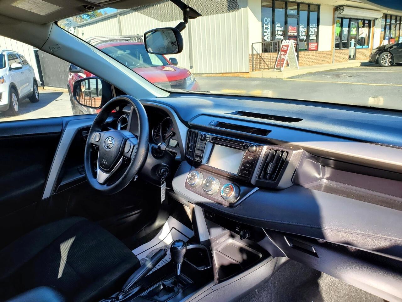Toyota RAV4 LE FWD 2016