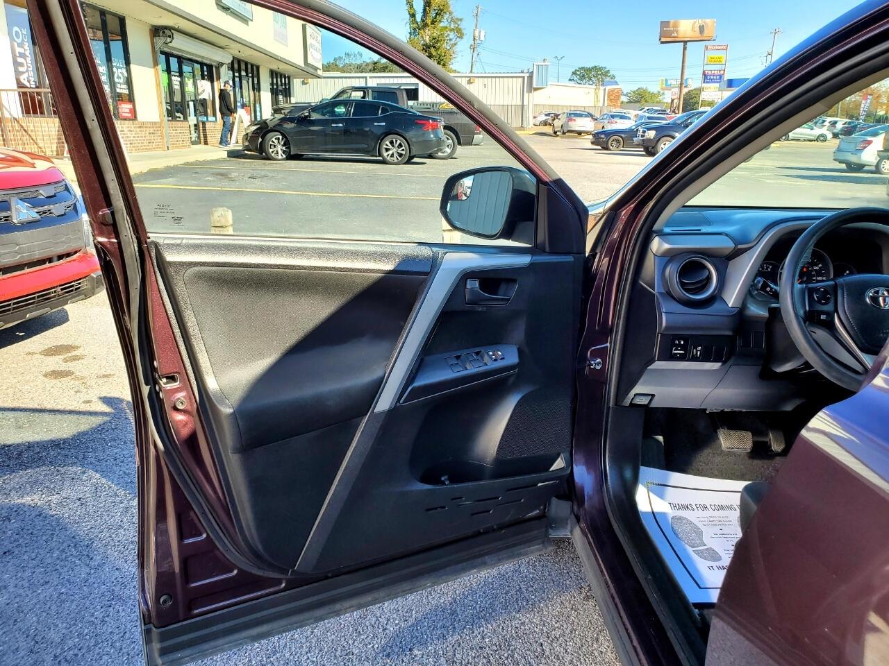 Toyota RAV4 LE FWD 2016
