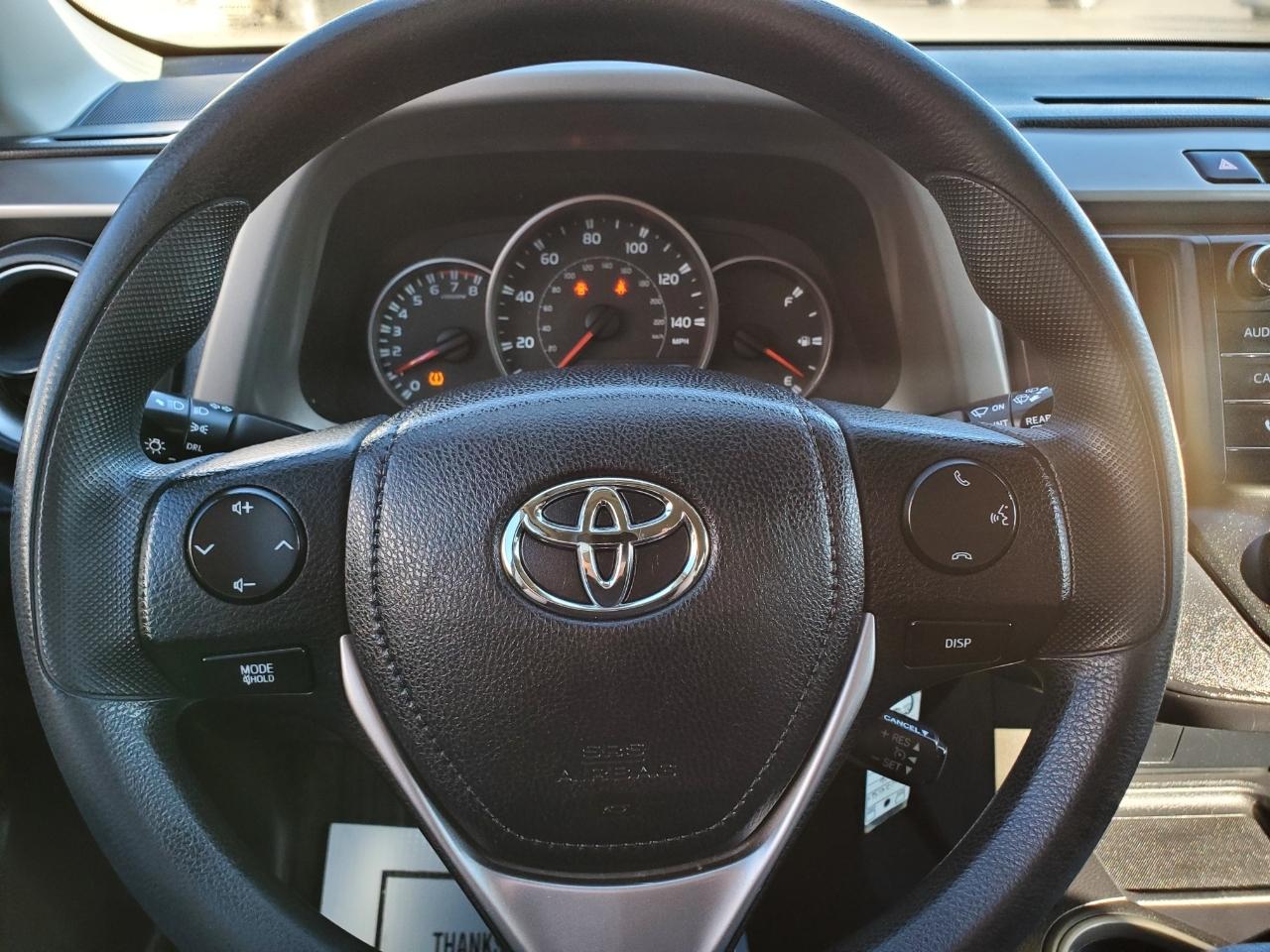 Toyota RAV4 LE FWD 2016