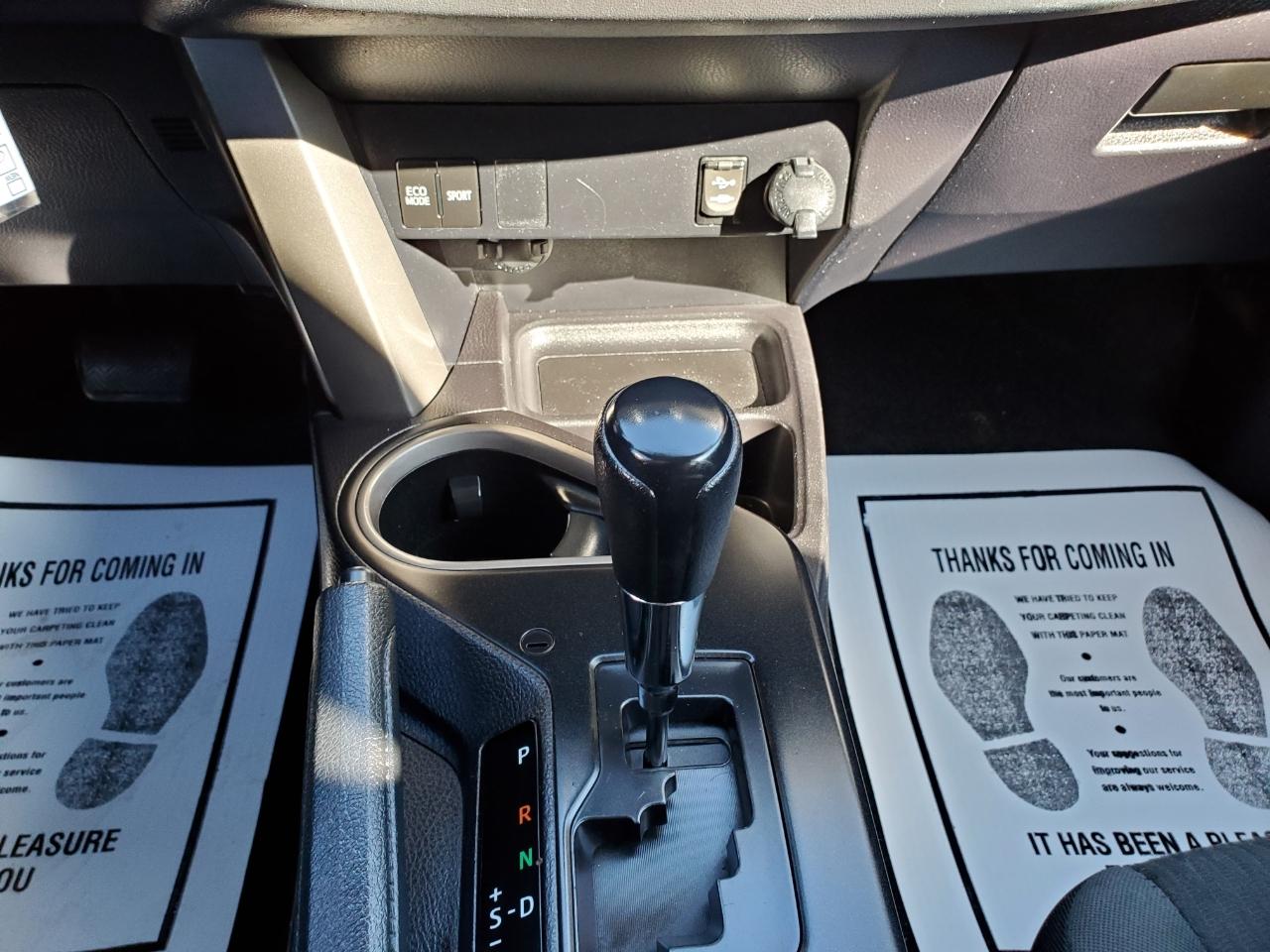 Toyota RAV4 LE FWD 2016