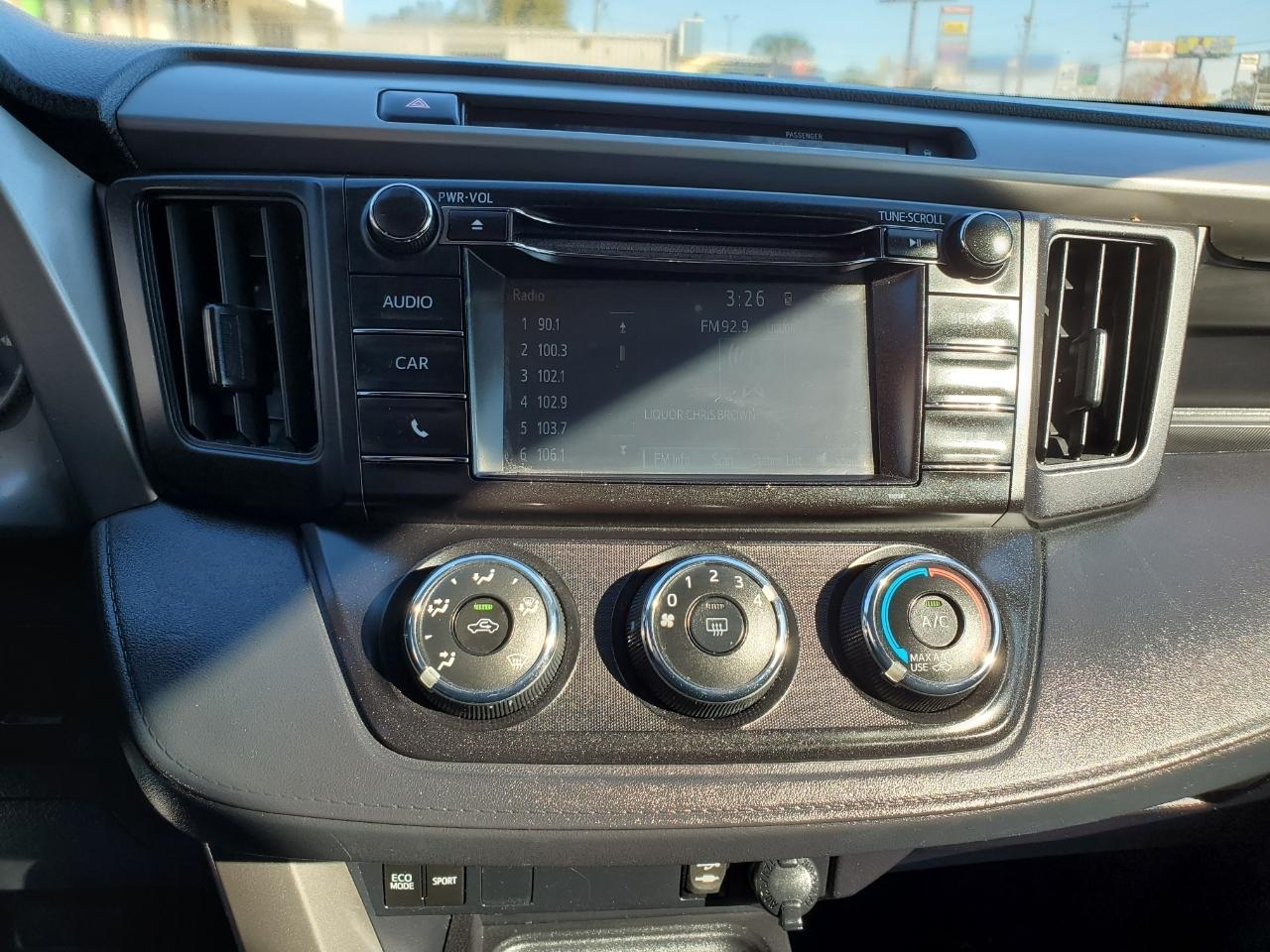 Toyota RAV4 LE FWD 2016