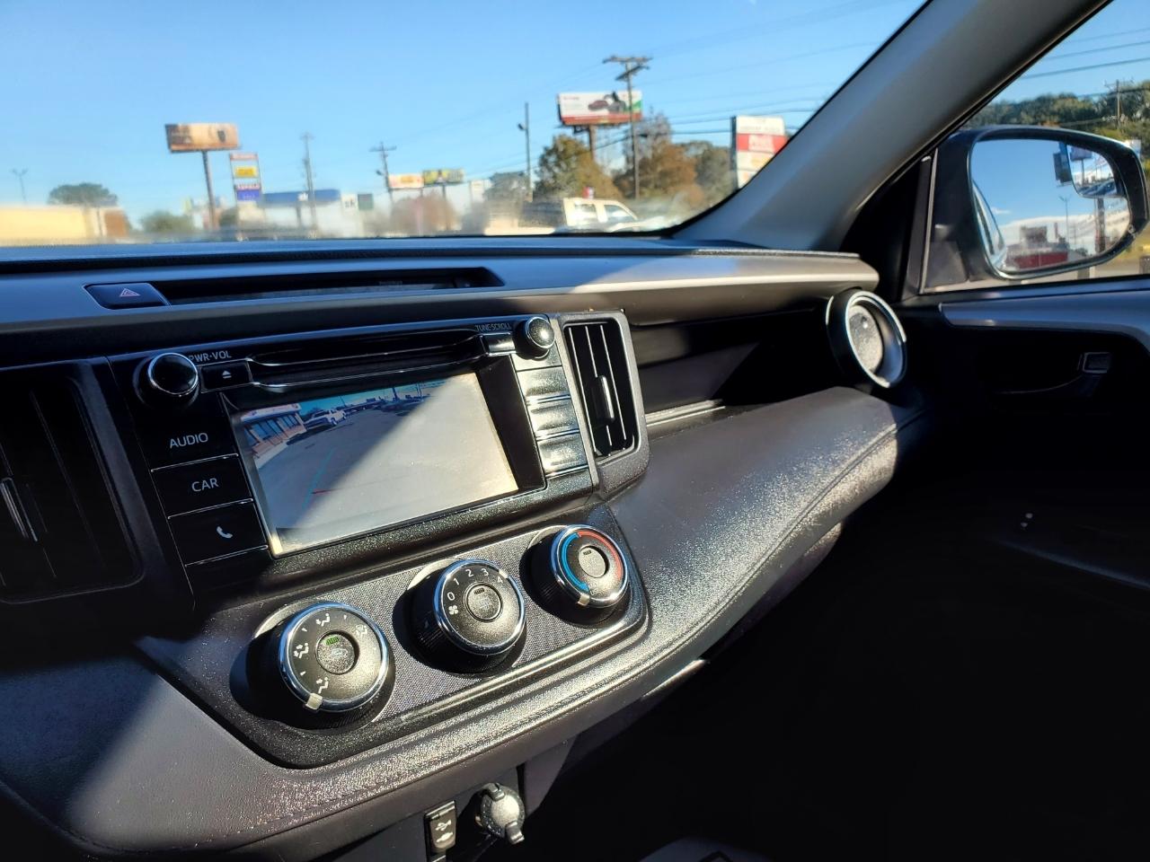 Toyota RAV4 LE FWD 2016