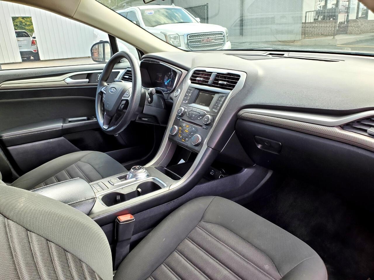 Ford Fusion Hybrid SE 2018