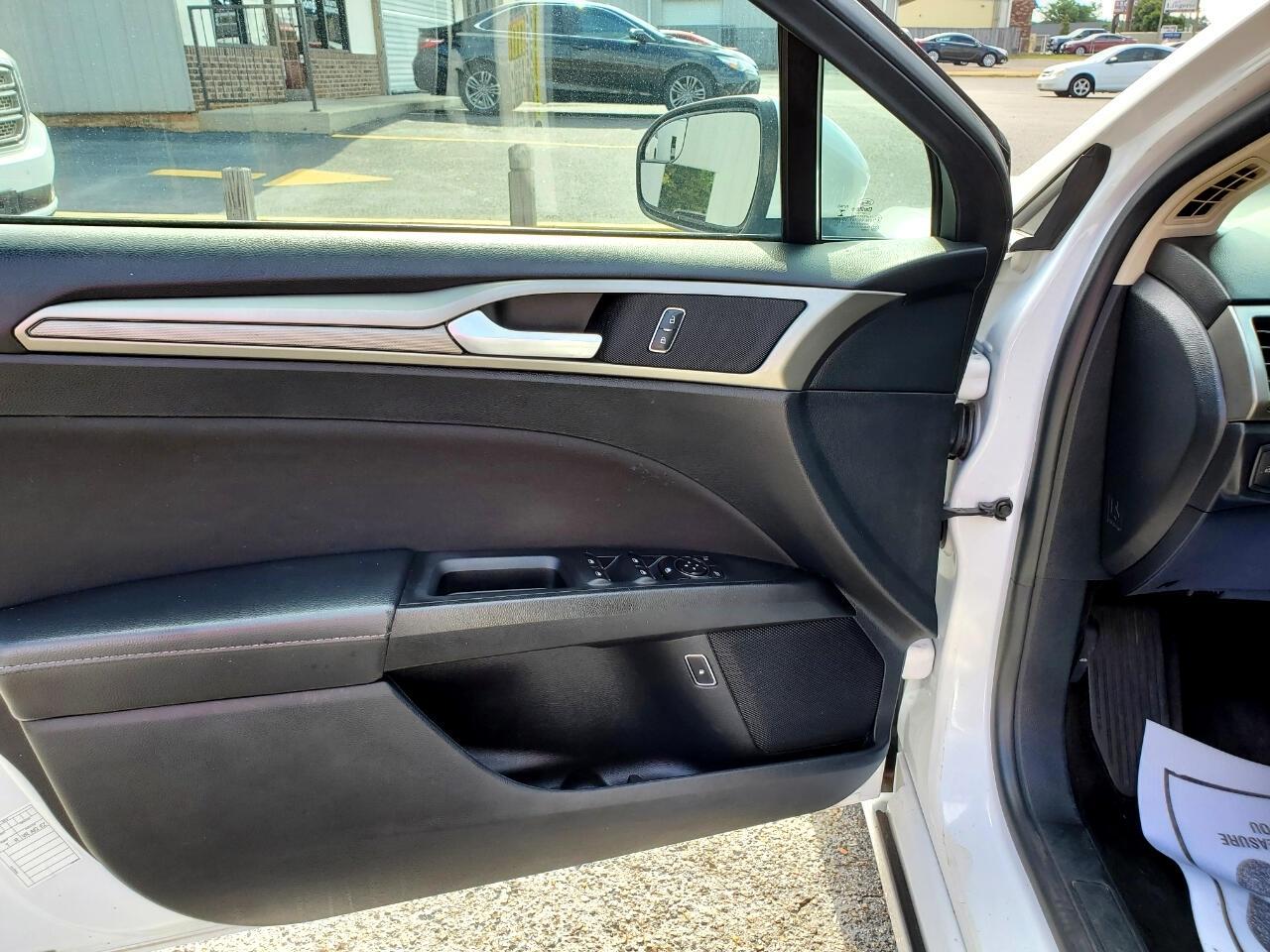 Ford Fusion Hybrid SE 2018