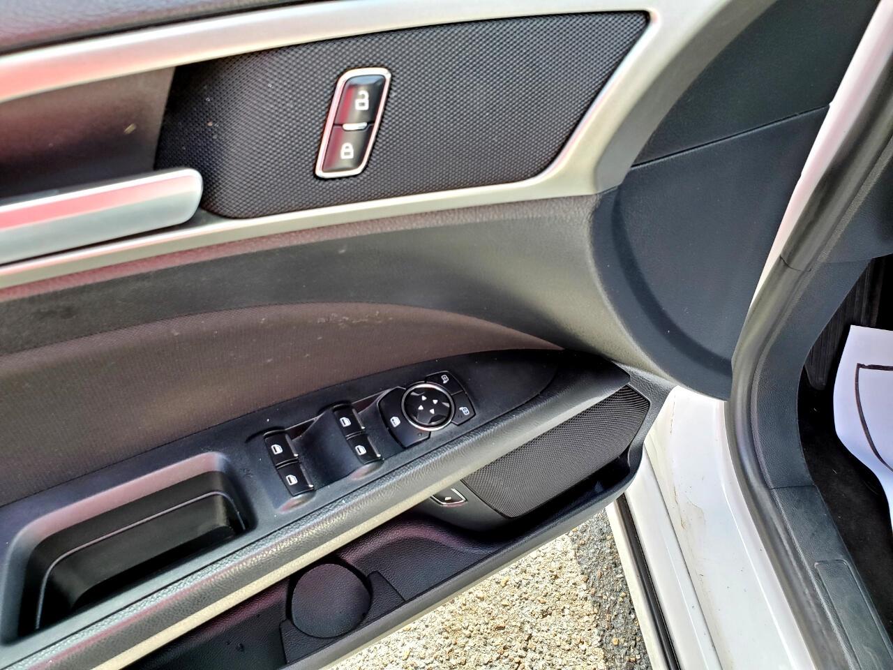 Ford Fusion Hybrid SE 2018