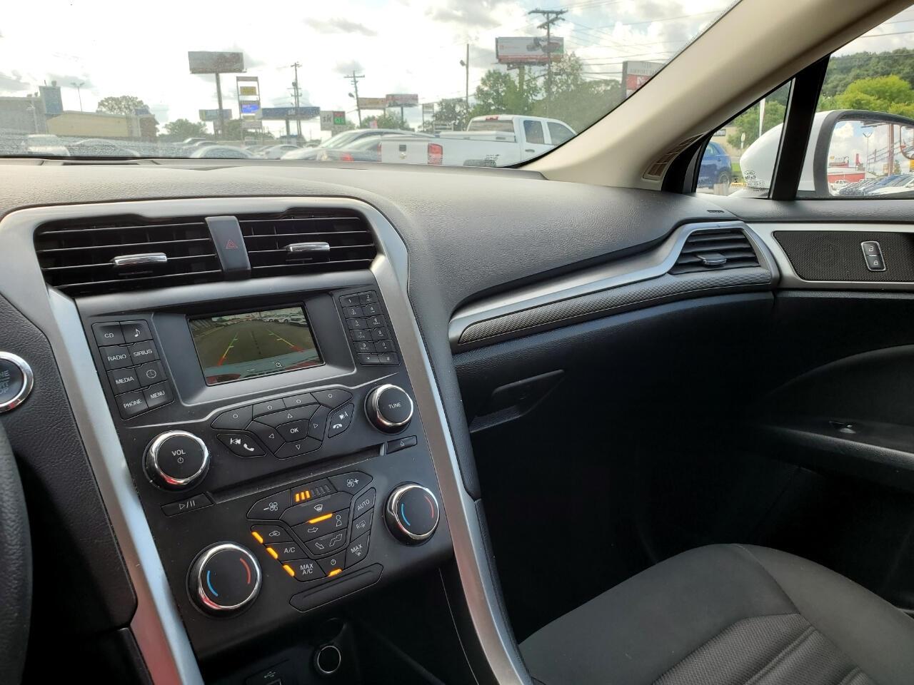 Ford Fusion Hybrid SE 2018