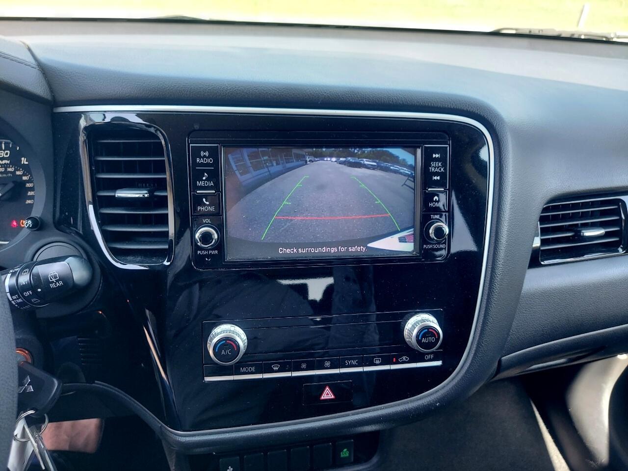 Mitsubishi Outlander ES 2WD 2020
