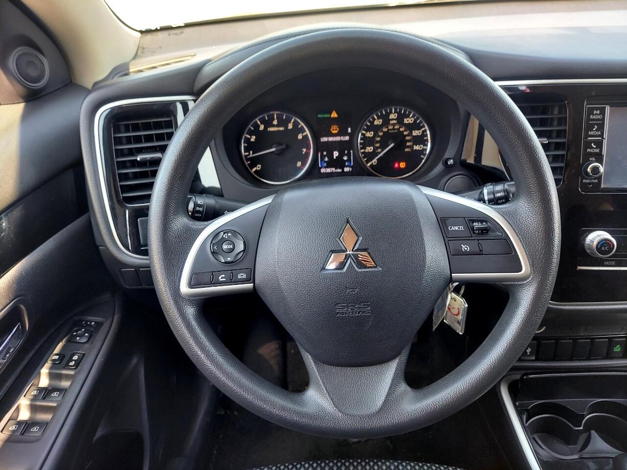 Mitsubishi Outlander ES 2WD 2020