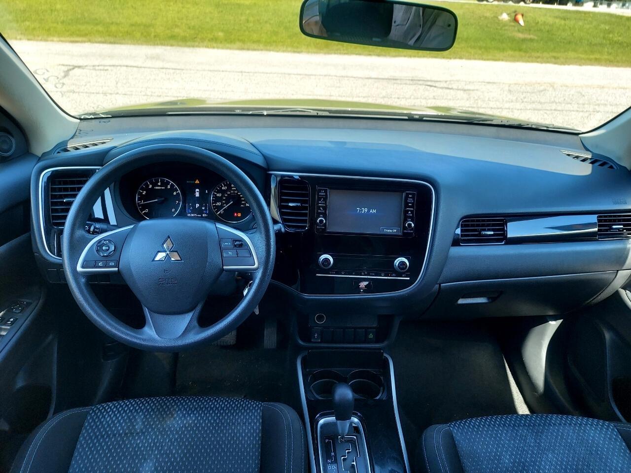 Mitsubishi Outlander ES 2WD 2020