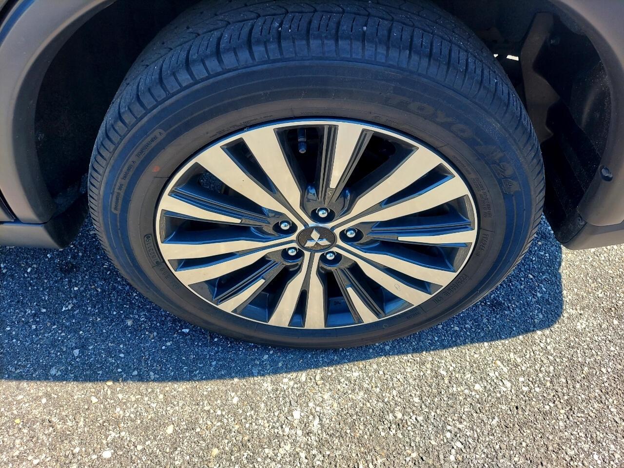 Mitsubishi Outlander ES 2WD 2020