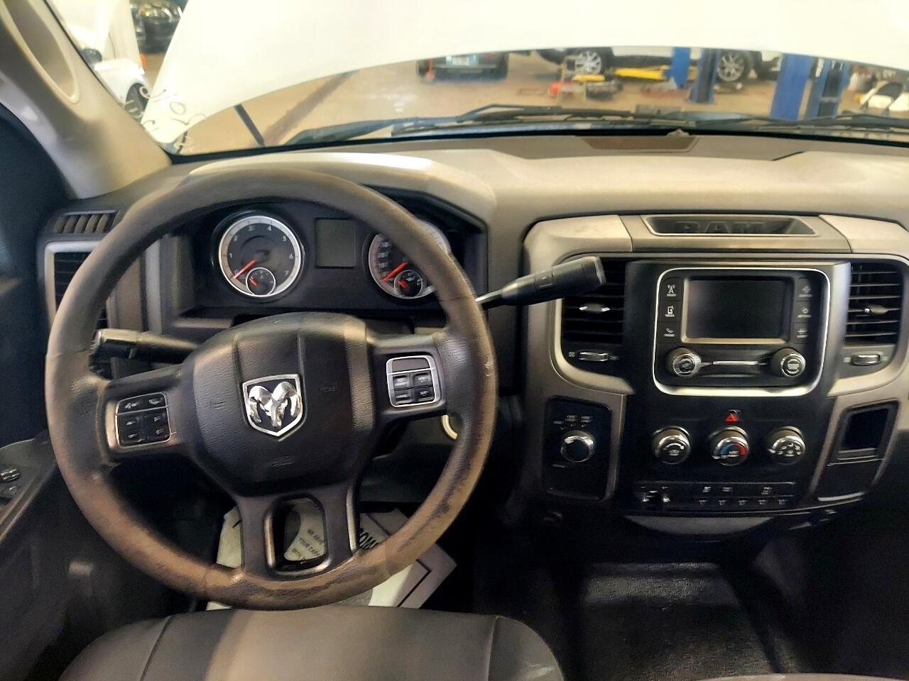 RAM 2500 Tradesman Crew Cab SWB 4WD 2016
