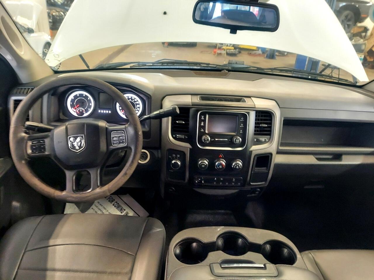 RAM 2500 Tradesman Crew Cab SWB 4WD 2016