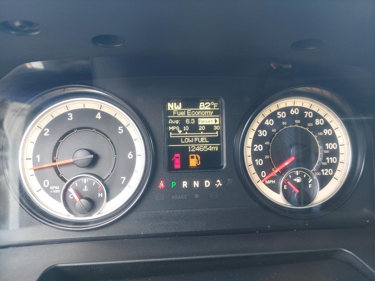 RAM 2500 Tradesman Crew Cab SWB 4WD 2016