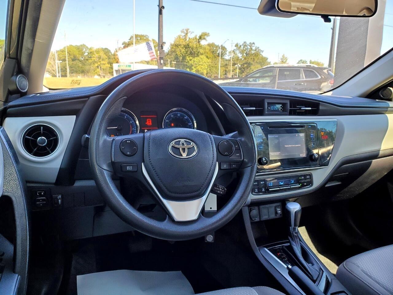 Toyota Corolla XLE CVT 2019