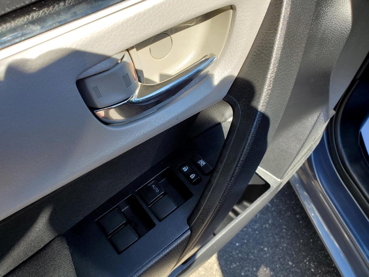 Toyota Corolla XLE CVT 2019