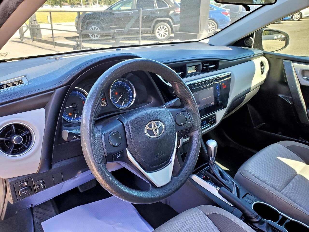 Toyota Corolla XLE CVT 2019