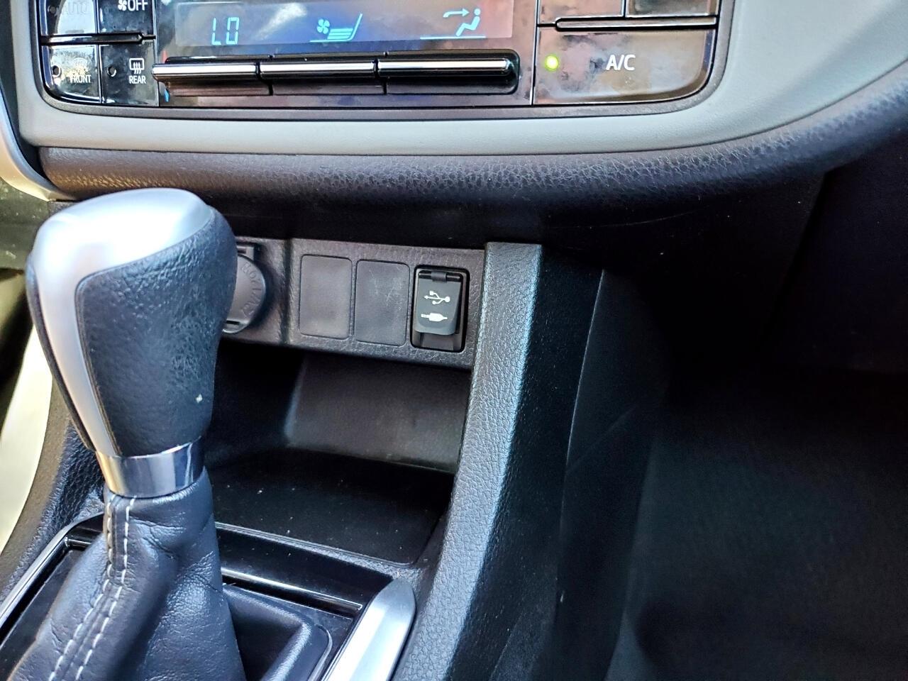 Toyota Corolla XLE CVT 2019