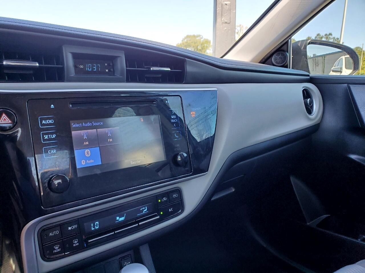 Toyota Corolla XLE CVT 2019