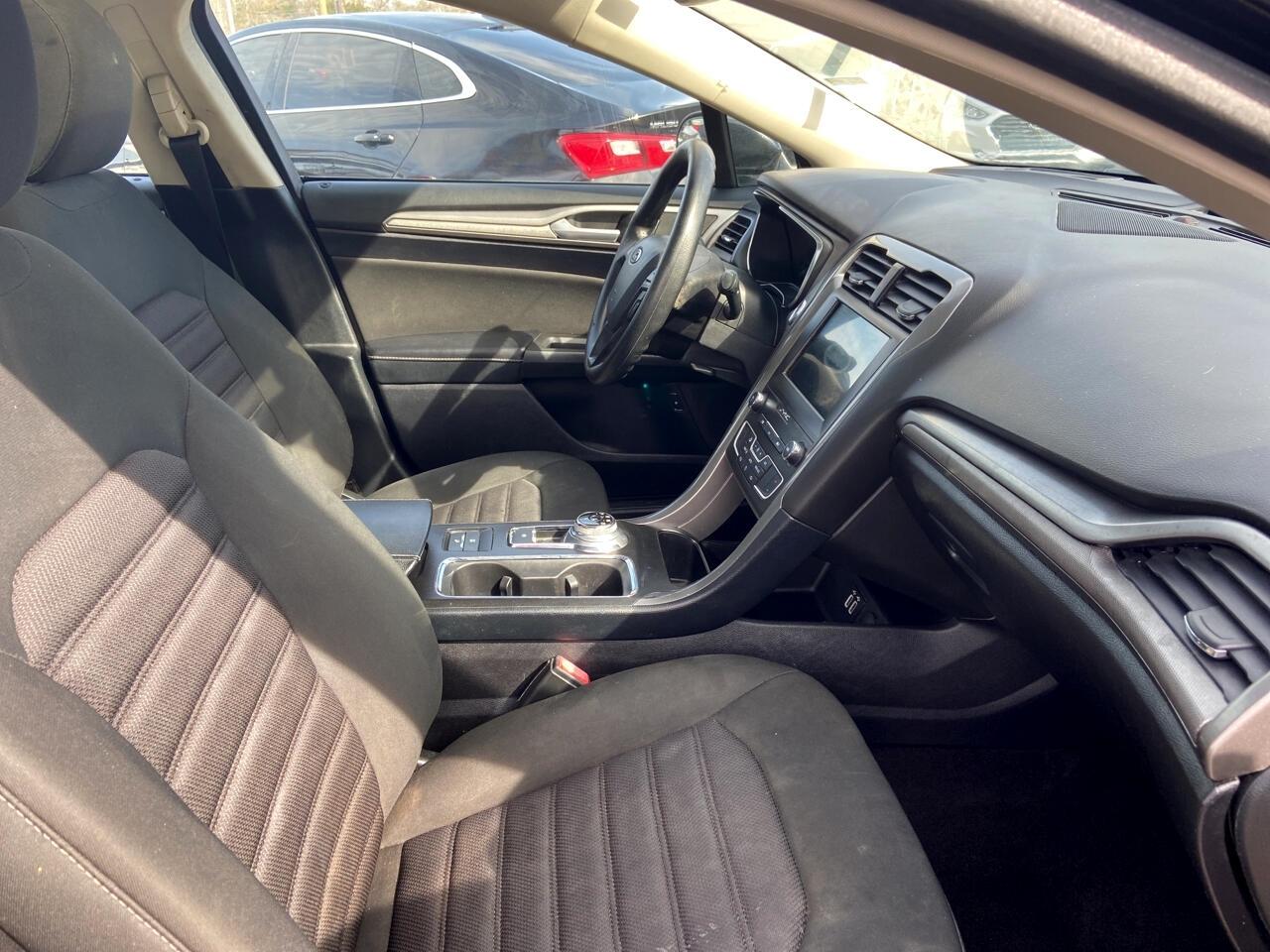 Ford Fusion Hybrid SE 2019