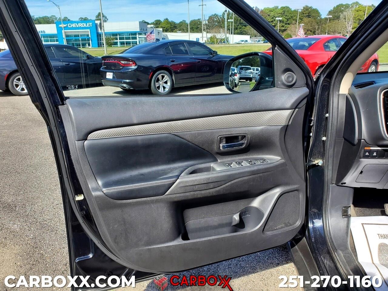 Mitsubishi Outlander SEL 2WD 2020
