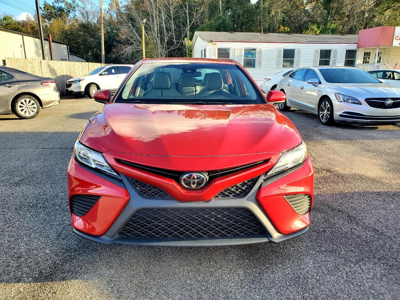 Toyota Camry SE 2020