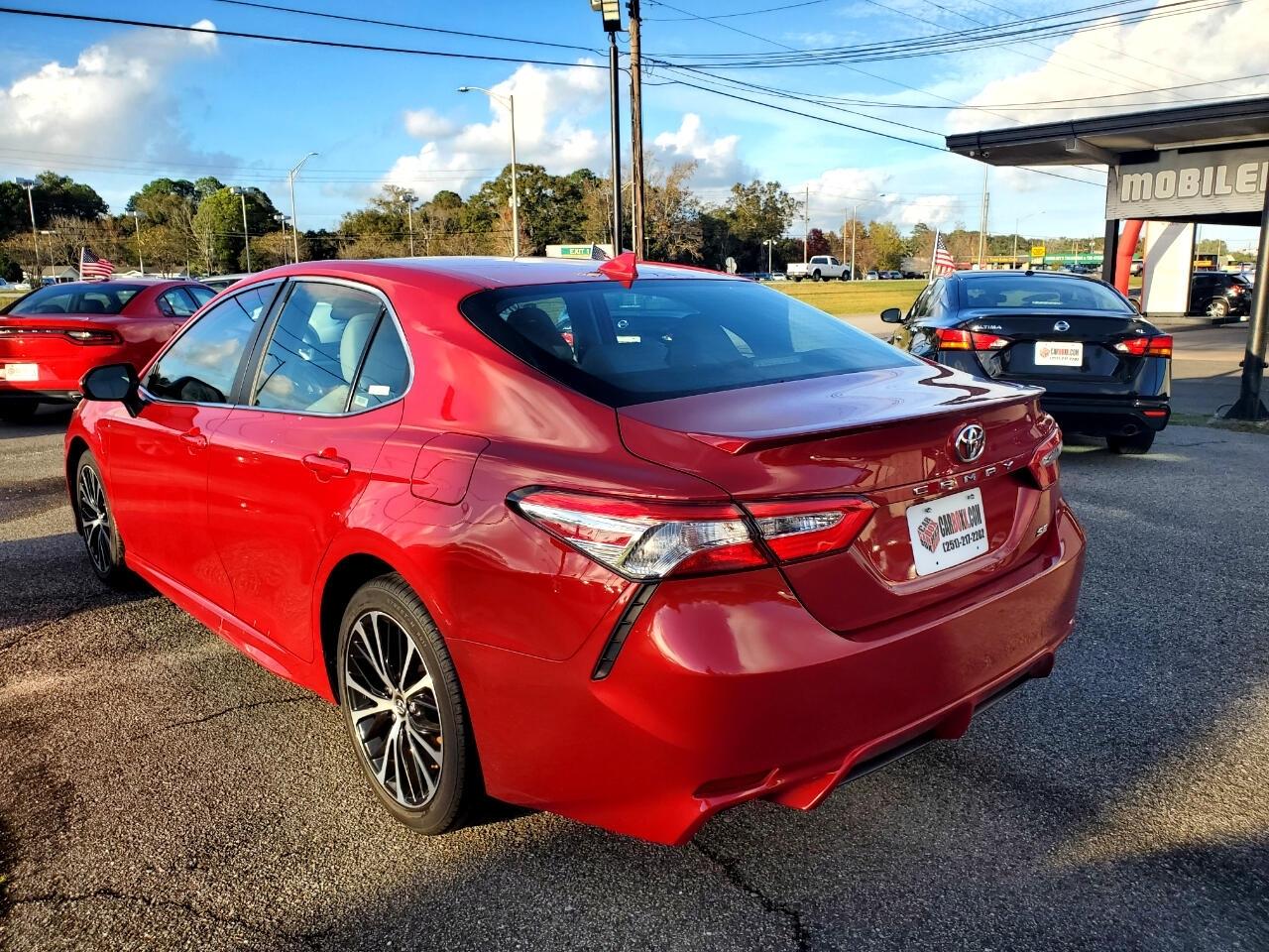 Toyota Camry SE 2020