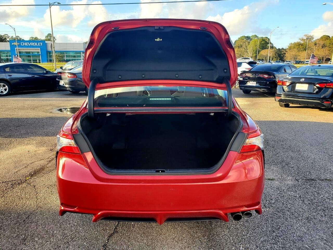 Toyota Camry SE 2020