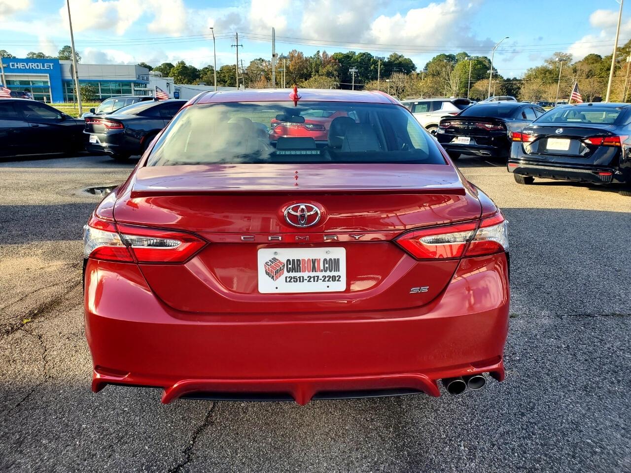 Toyota Camry SE 2020