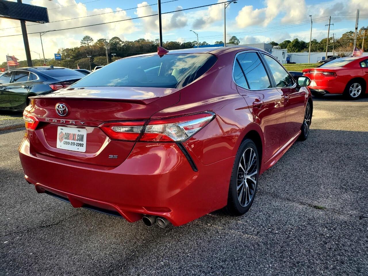 Toyota Camry SE 2020