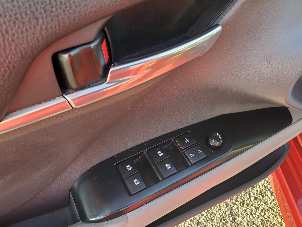 Toyota Camry SE 2020