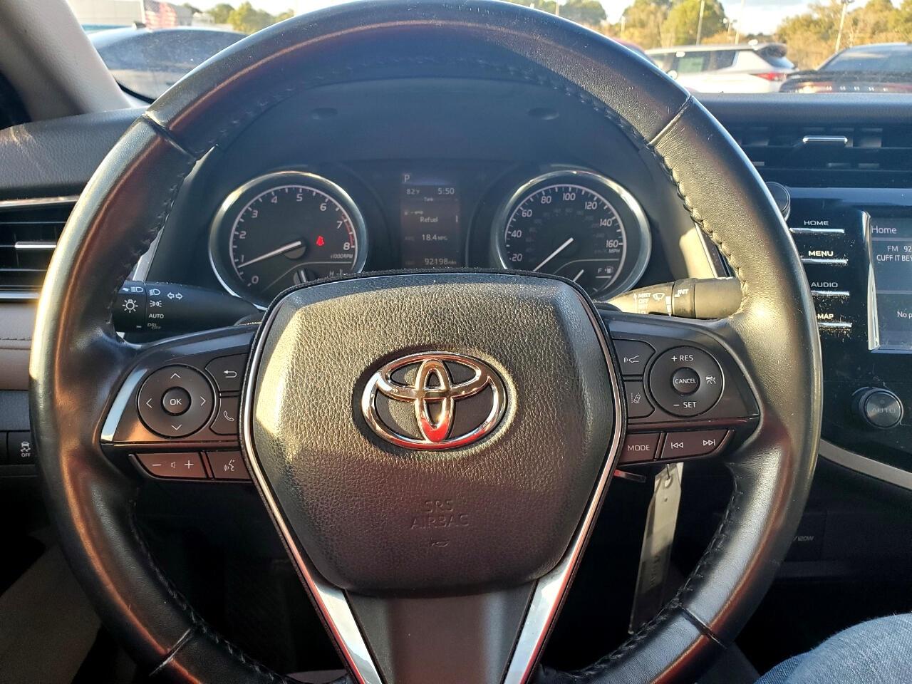 Toyota Camry SE 2020