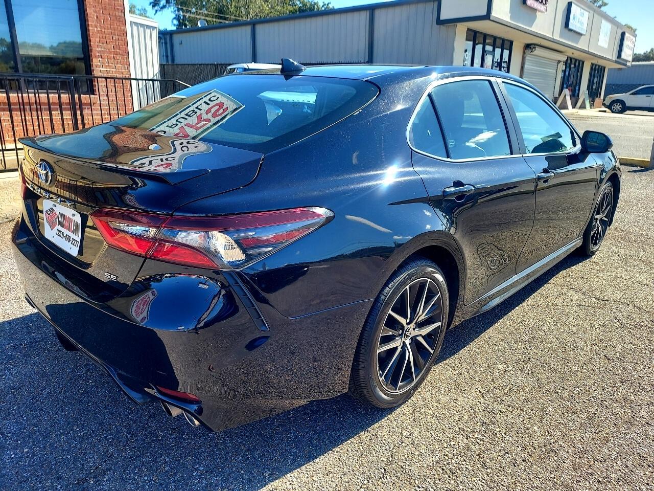 Toyota Camry SE 2021