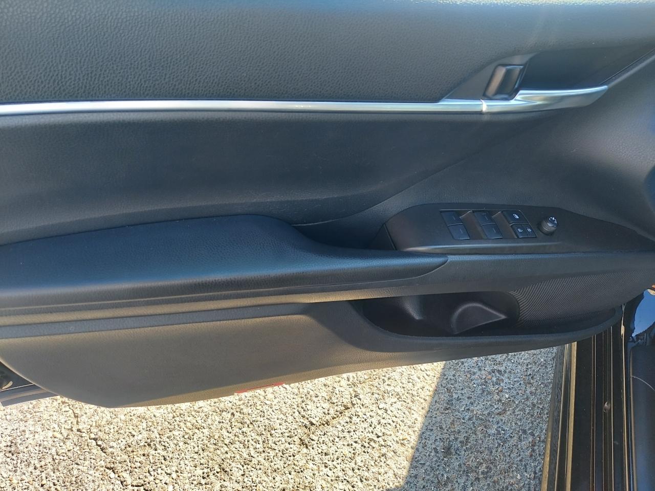 Toyota Camry SE 2021