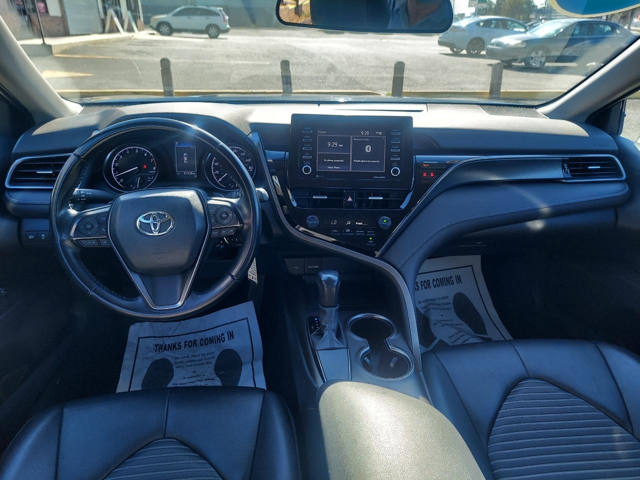 Toyota Camry SE 2021